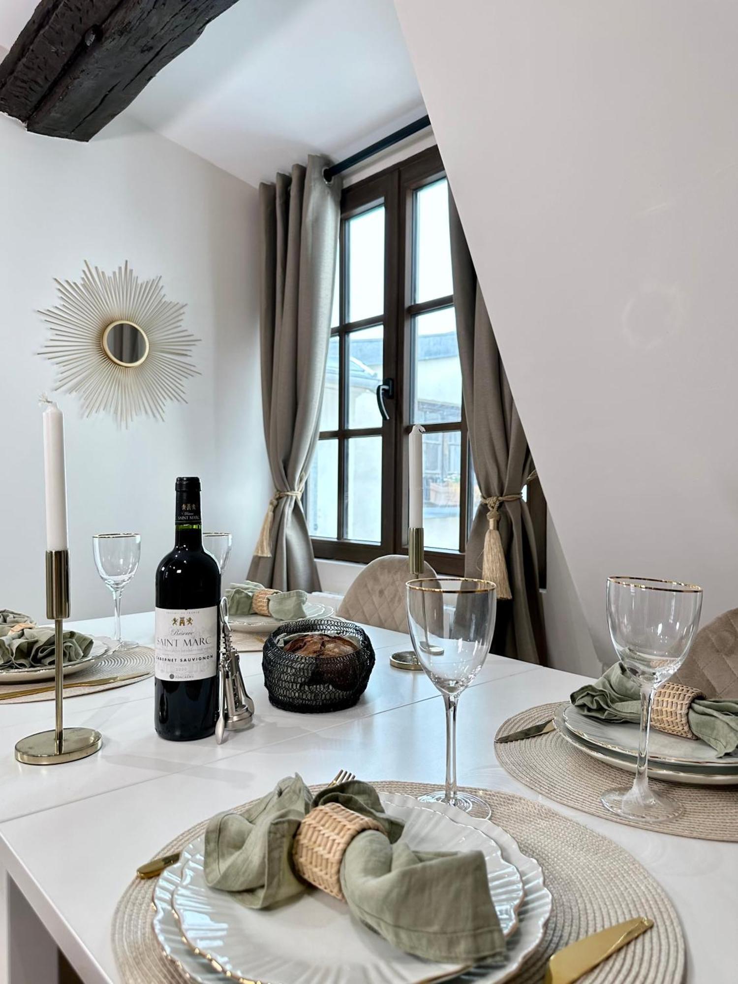 Le Marais' Finest Luxurious Apartment Paris Exterior foto